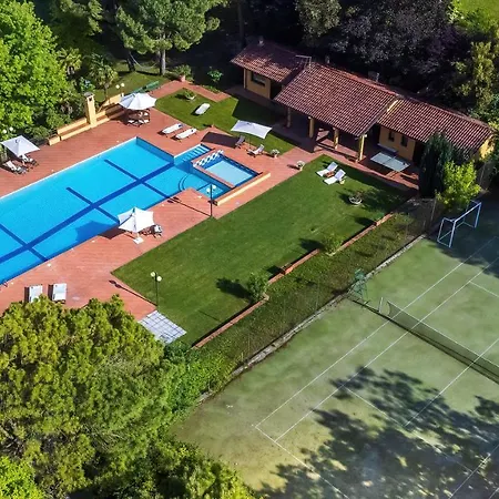 Tenuta Contessa Chiara 17, Emma Fontanile