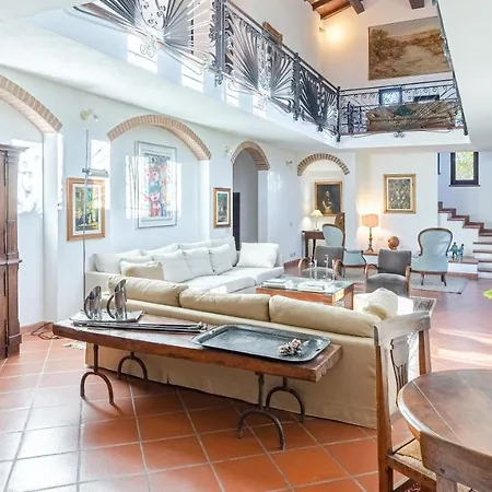 Villa Tenuta Contessa Chiara 17, Emma Fontanile