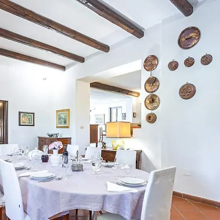 Tenuta Contessa Chiara 17, Emma Fontanile