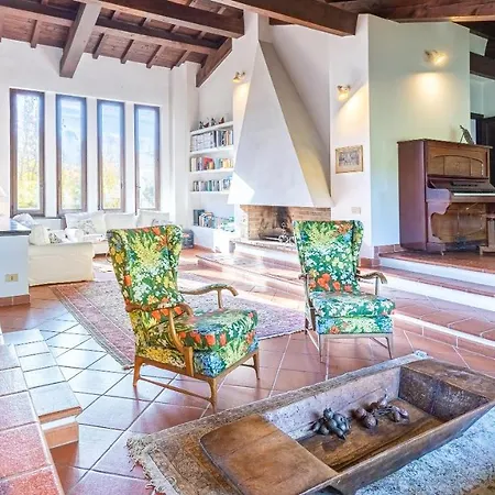 Tenuta Contessa Chiara 17, Emma Villa