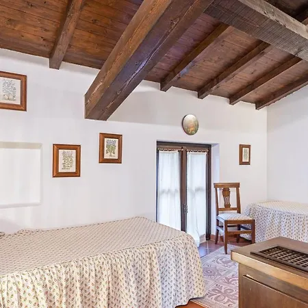 Tenuta Contessa Chiara 17, Emma Villa