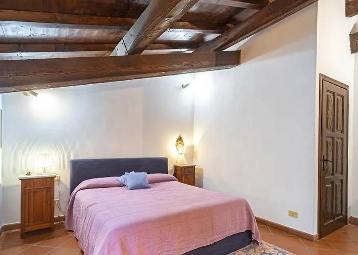 Villa Tenuta Contessa Chiara 17, Emma Fontanile