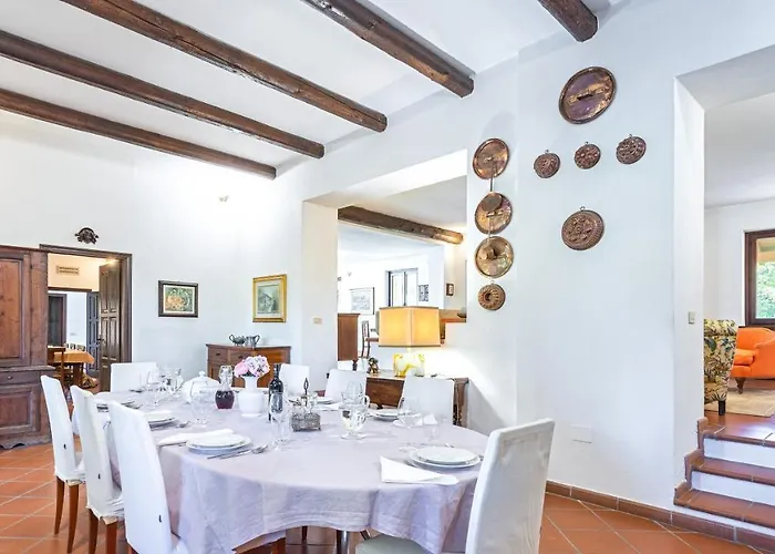 Tenuta Contessa Chiara 17, Emma Fontanile
