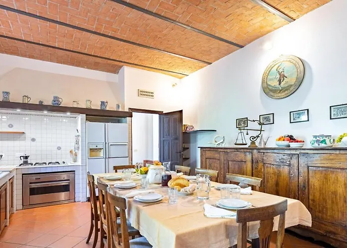 Villa Tenuta Contessa Chiara 17, Emma Fontanile